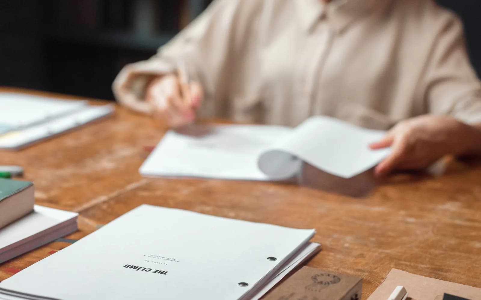 Des documents, notes et supports de travail pour la vérification