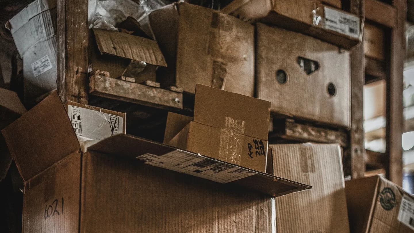Returns and damaged goods on a marketplace: what they tell you about the listing