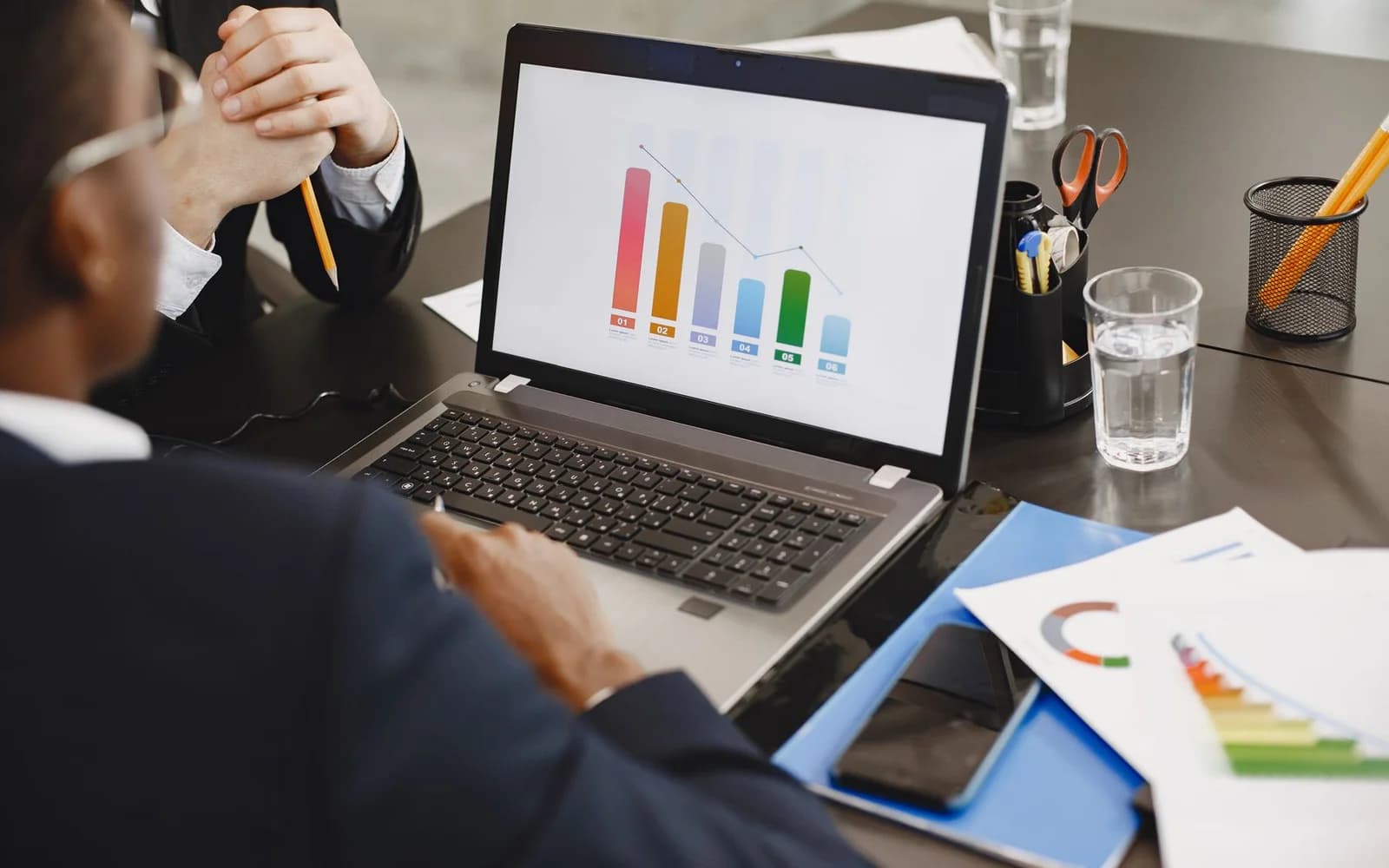 Gráficos y documentos con datos para analizar los resultados del trabajo